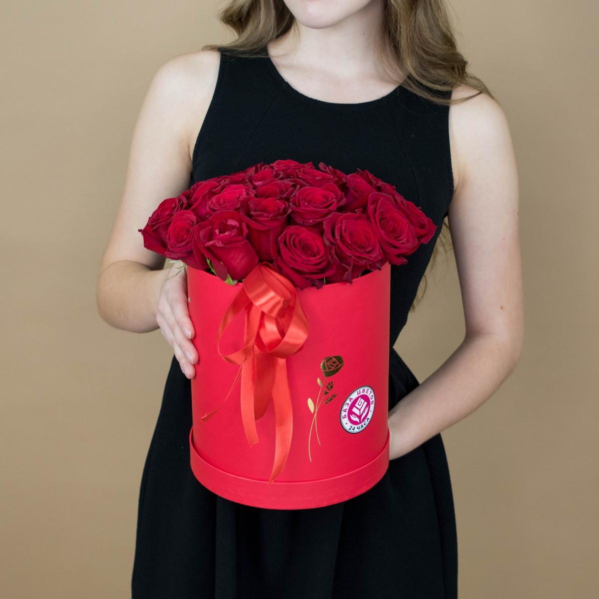 Розы красные в шляпной коробке (код товара  2080)