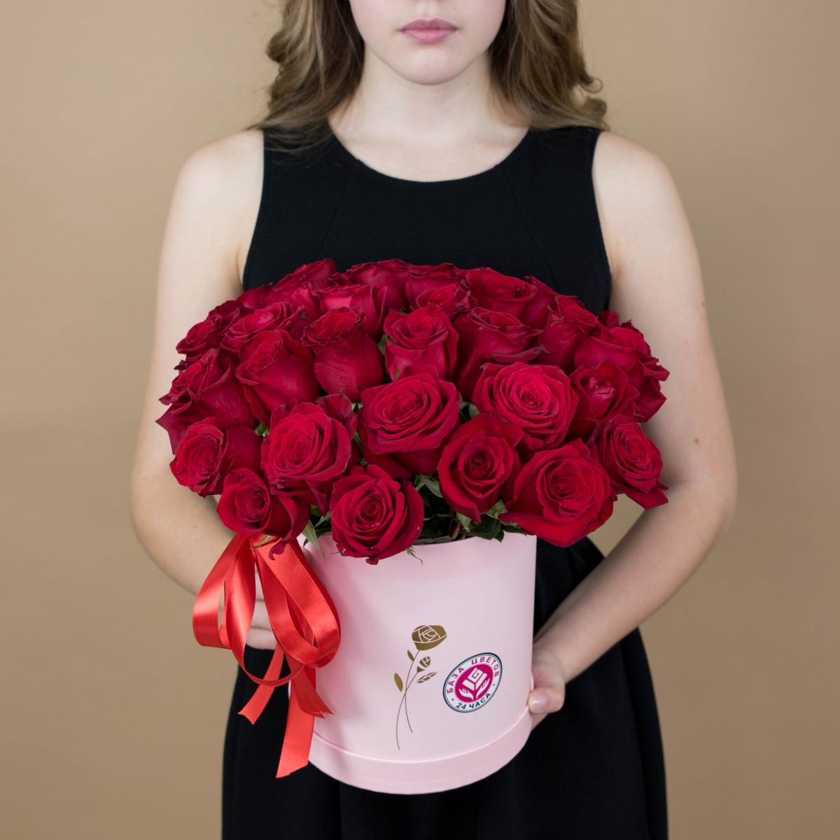 Розы красные в шляпной коробке (код товара  2080)