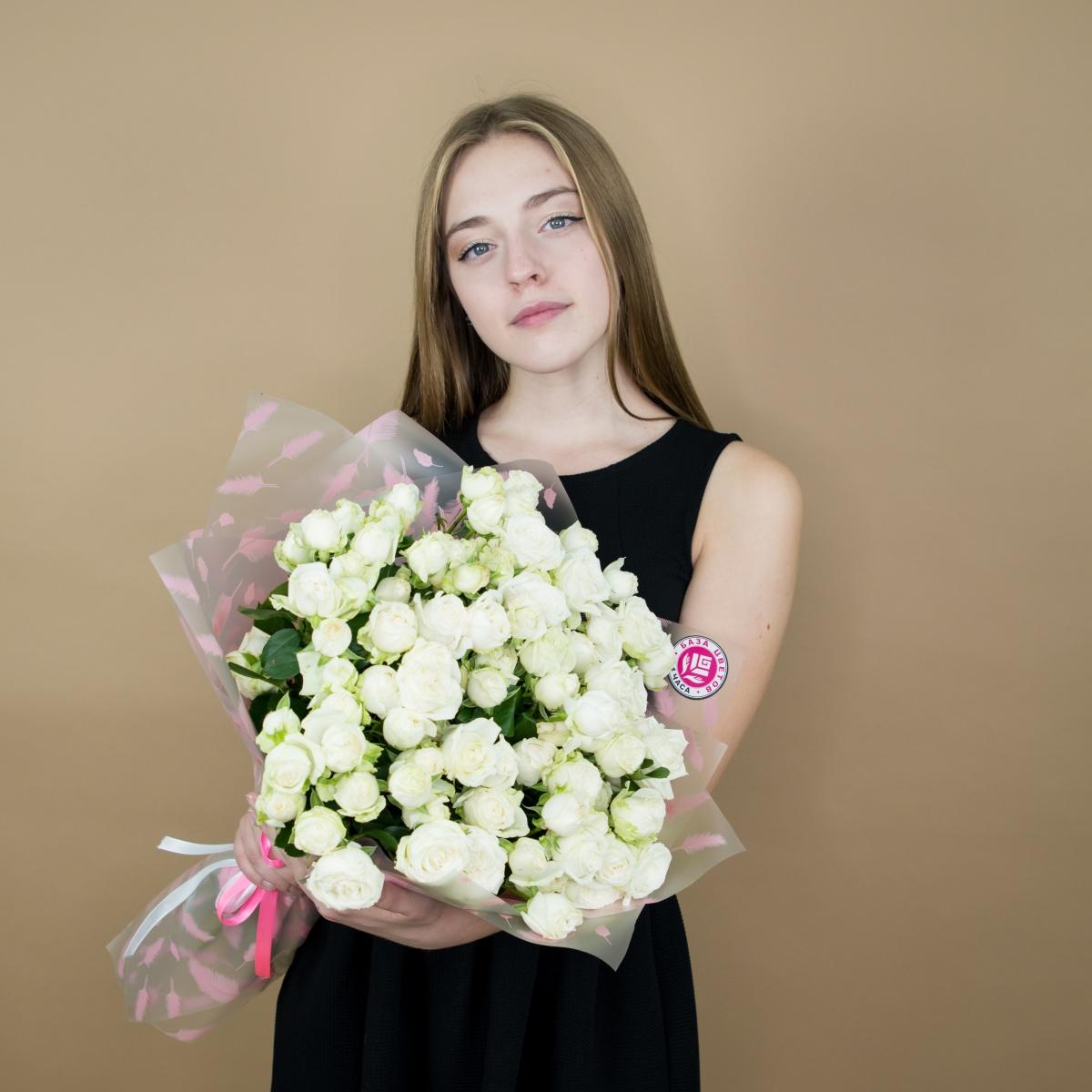 Розы кустовые белые код  3840